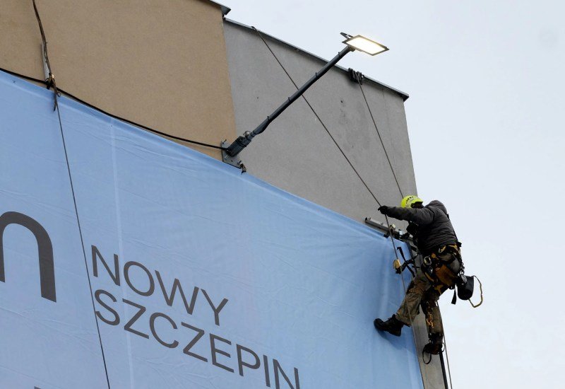 Banner Installation